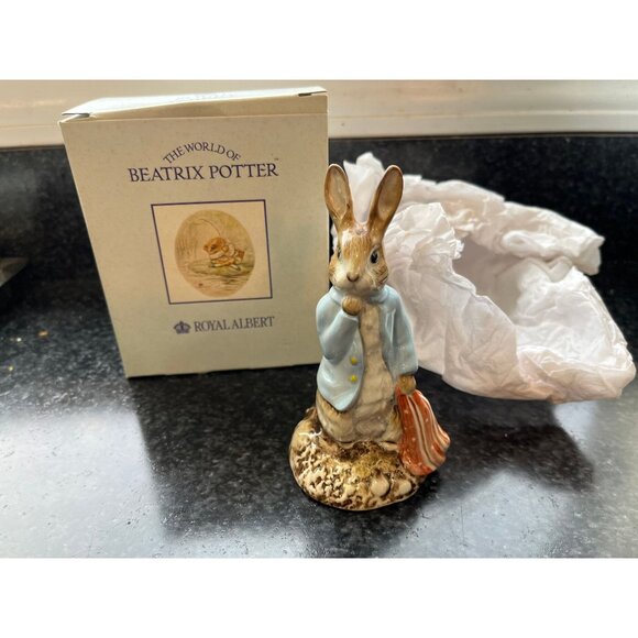 Vintage 1990's Peter and the Red Pocket Handkerchief Beatrix Potter Figurine - Picture 2 of 9